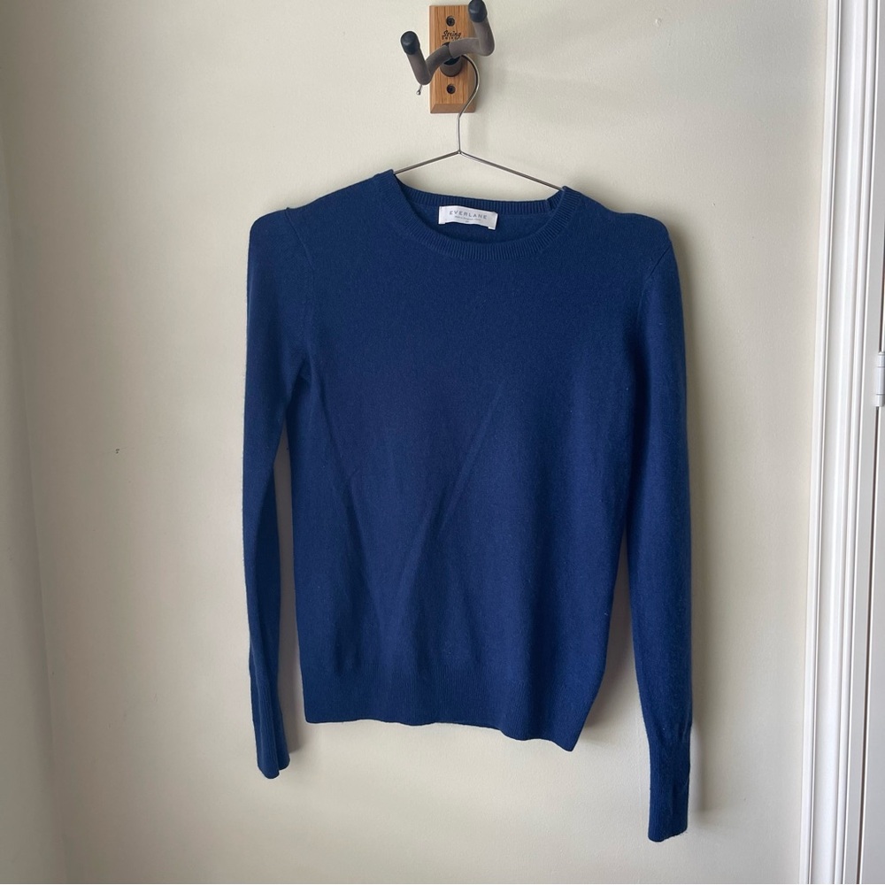 Everlane Women's Crew Neck 100% Cashmere Sweater in Deep Blue